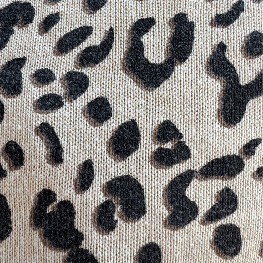H&M L.O.G.G. top animal pattern cheetah small - Picture 8 of 12
